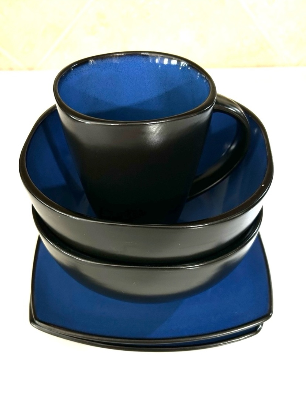 Gibson 5-piece Ceramic Dinnerware Set in Blue and Black
